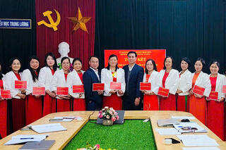 <a href="/chuyen-mon" title="Chuyên môn" rel="dofollow">Hoạt động chuyên môn</a>